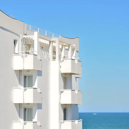 Aristeo Fronte Mare 酒店 3*