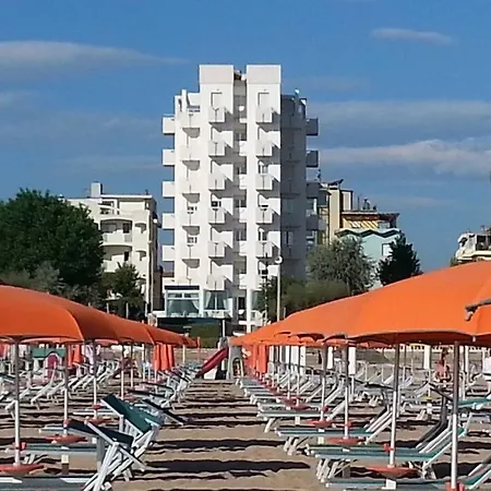 Aristeo Fronte Mare 3* Римини