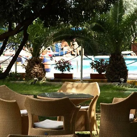 Ξενοδοχείο Aristeo Fronte Mare 3*