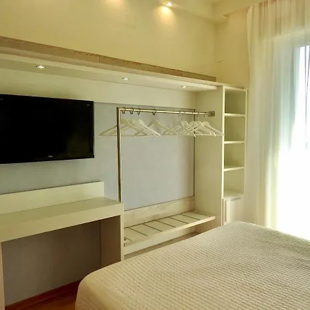 阿里斯蒂奥酒店 3*