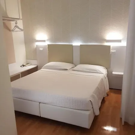 阿里斯蒂奥酒店 3*