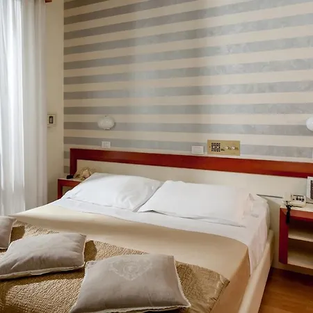 Aristeo Otel 3*